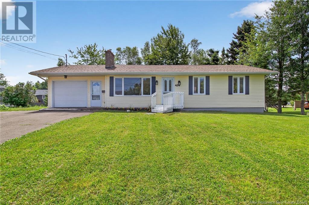 424 Chartersville Rd, Dieppe, NB E1A 5A1