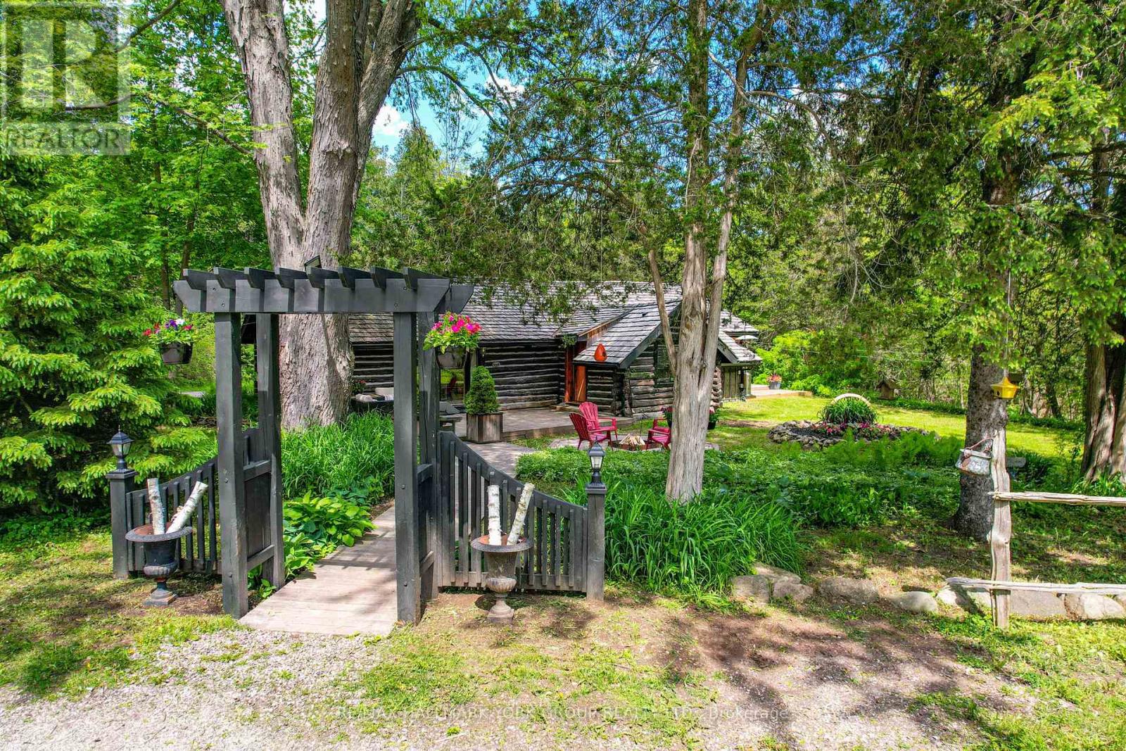 16590 Hurontario St, Caledon, ON L7K 1W3