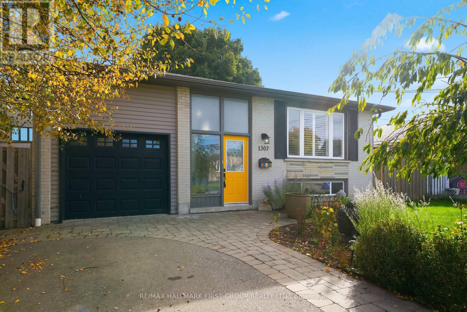 1307 Broadview St, Pickering, ON L1W 1C1