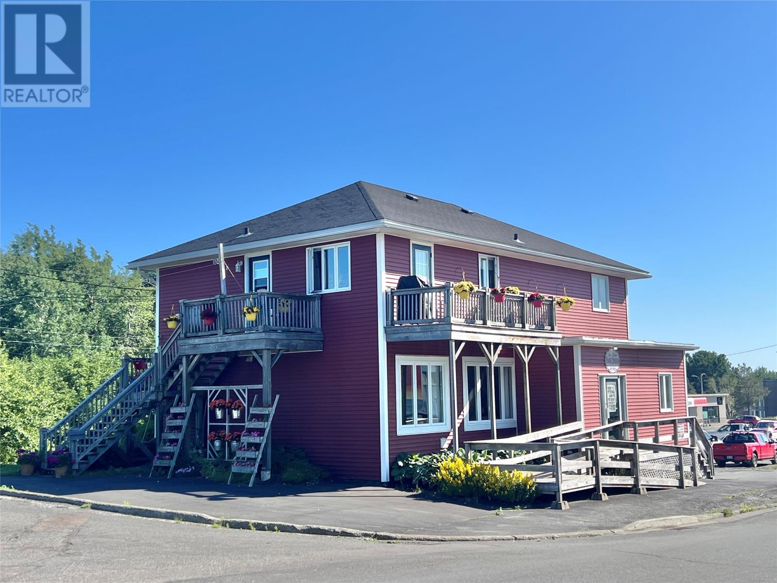 107 Lincoln Rd, Grand Falls-Windsor, NL A2A 1P3