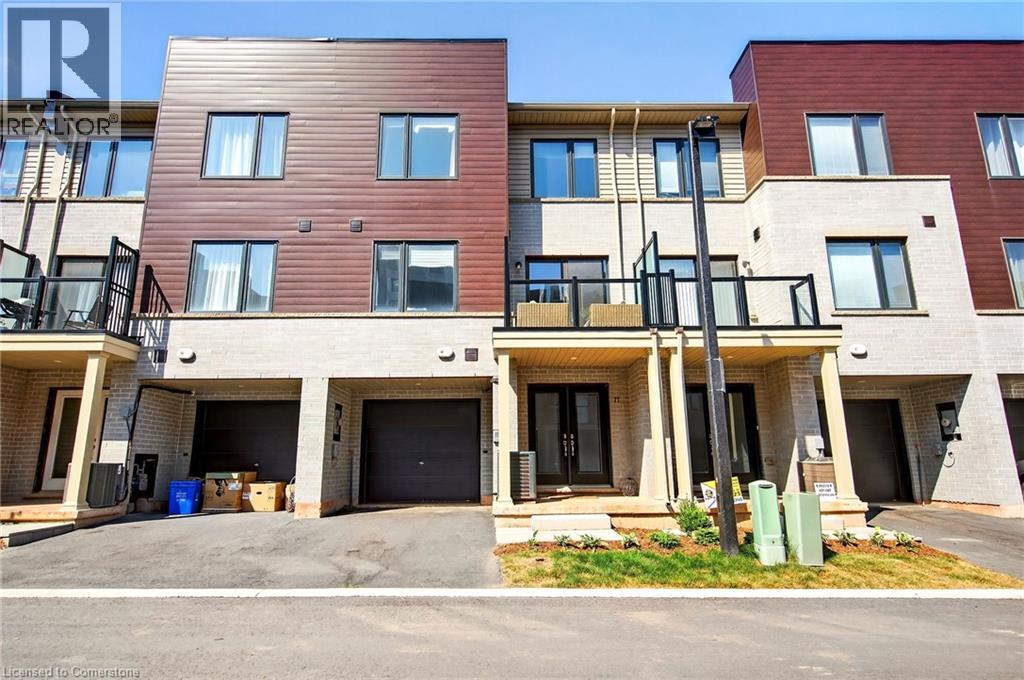 27 Dryden Ln, Hamilton, ON L8H 0B6