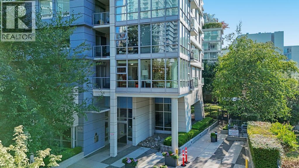 638 Beach Crescent Unit 305, Vancouver, BC V6Z 3H4