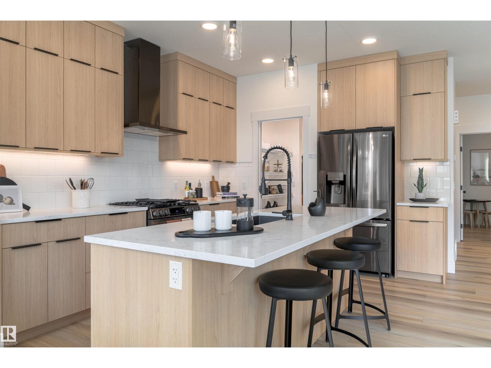 367 Glenridding Ravine Rd SW, Edmonton, AB T6W 4E6
