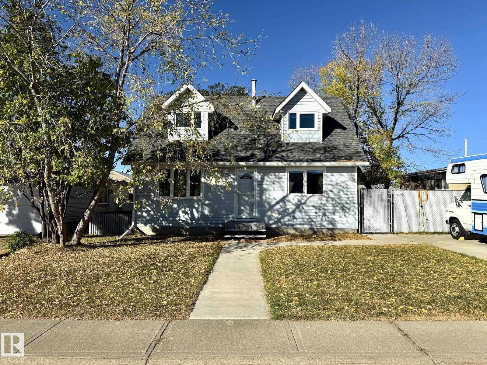 16 Wild Hay Dr, Devon, AB T9G 1S4