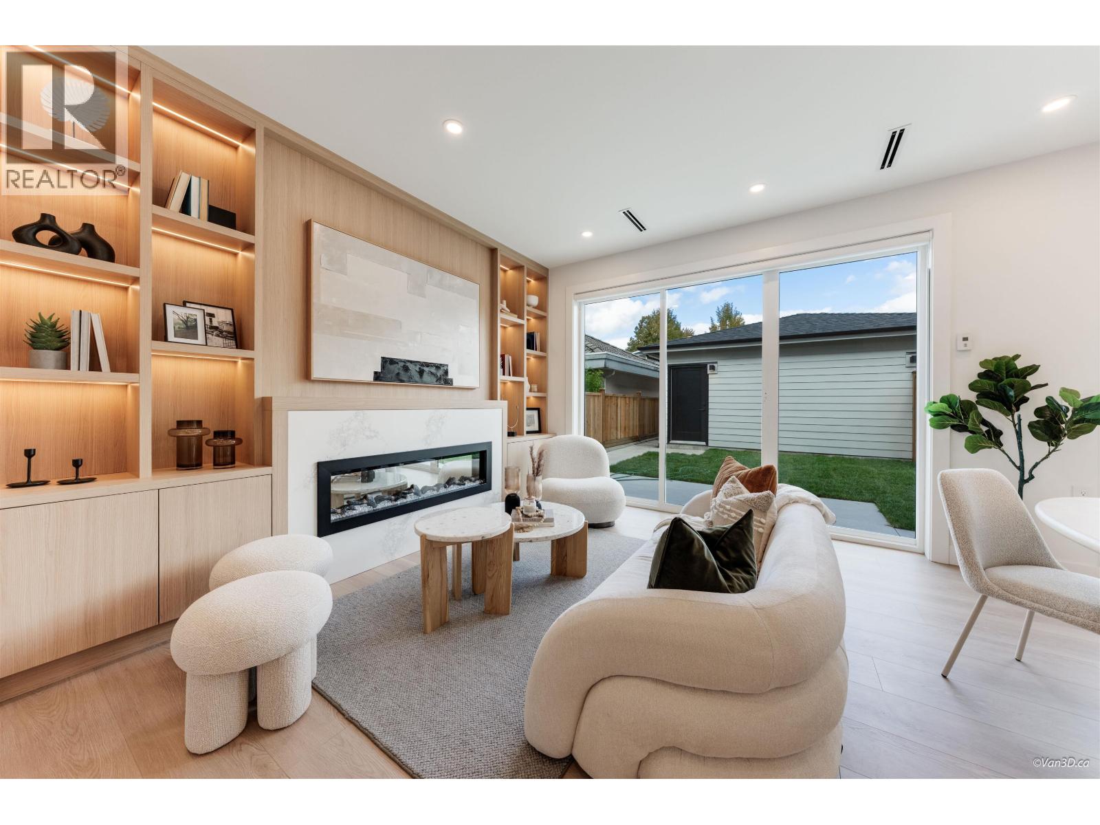 3121 E 46th Avenue Unit 2, Vancouver, BC V5S 1B1
