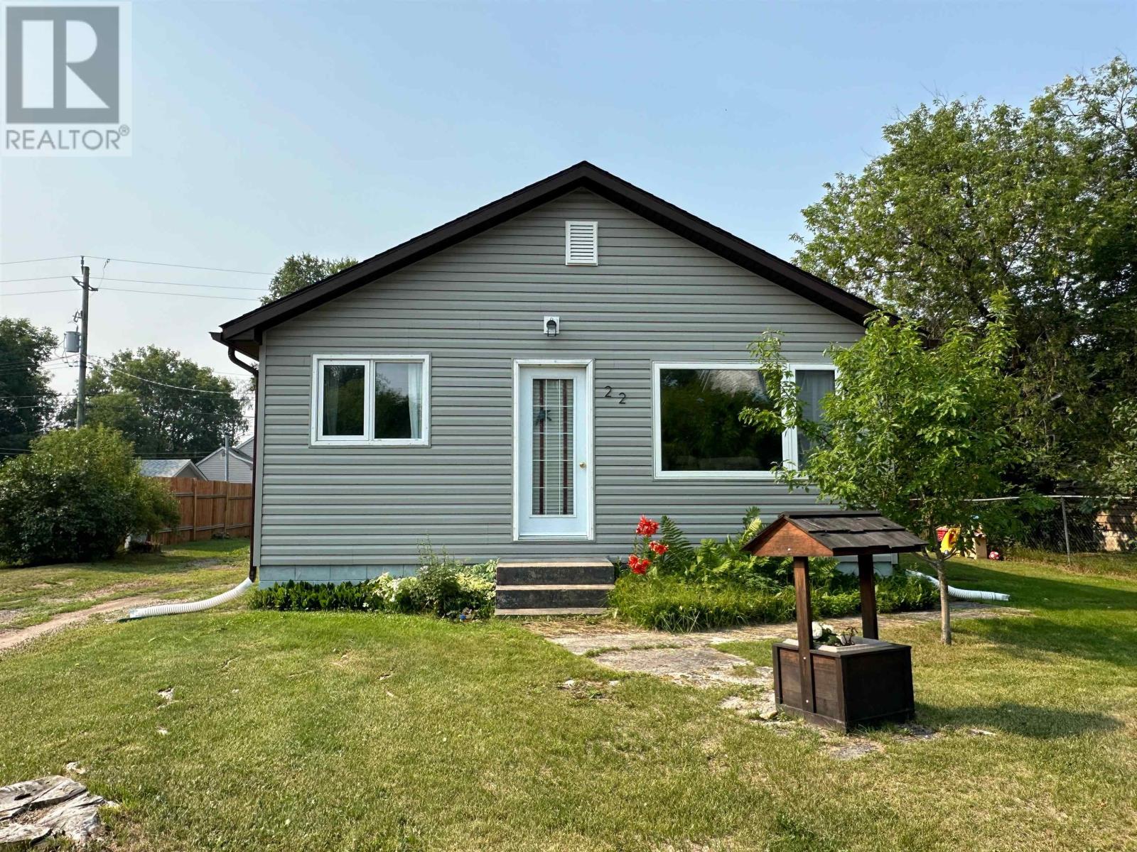 22 William St, Cochenour, ON P0V 1L0