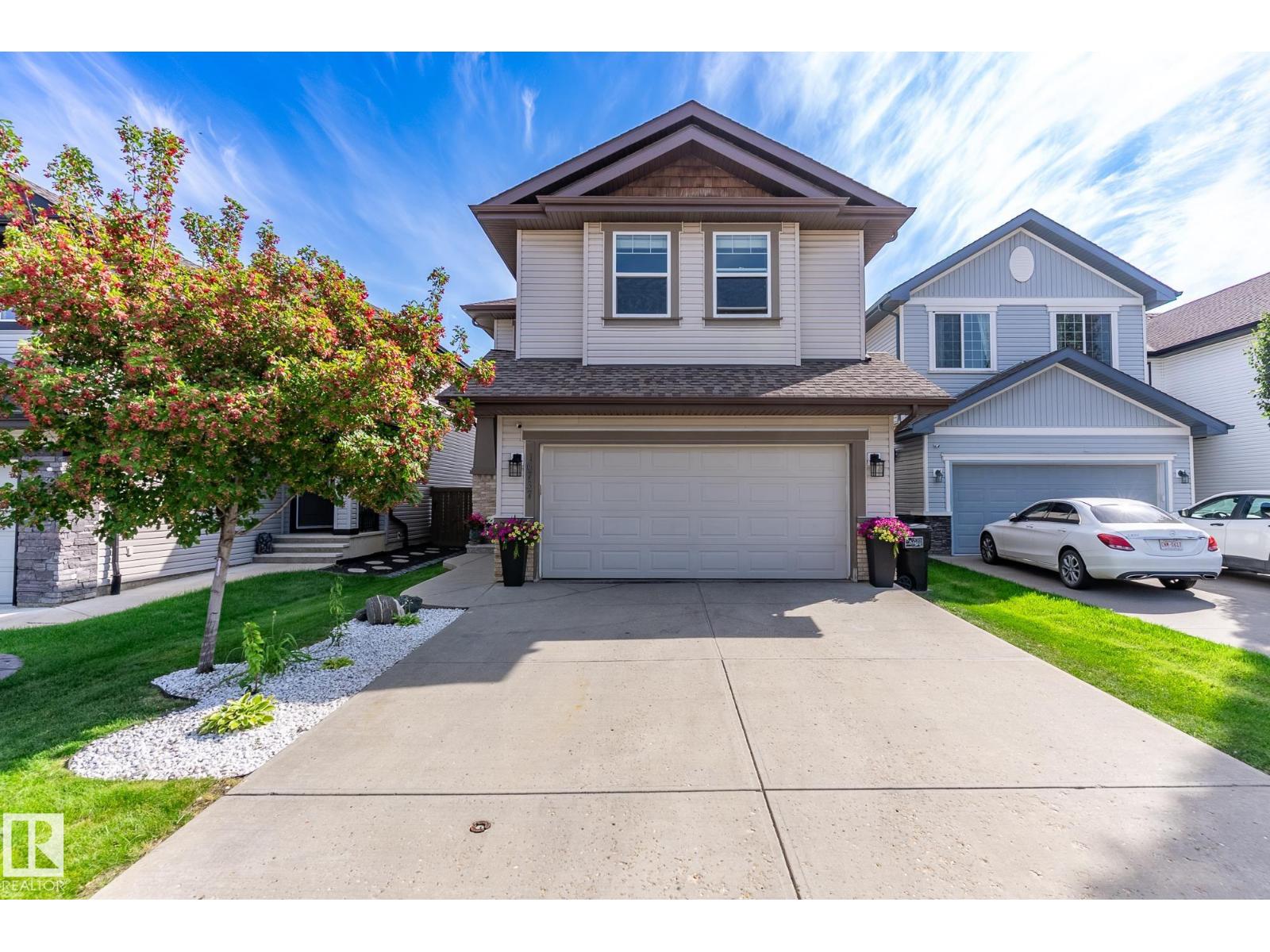 58 St Nw Unit 16737 #b, Edmonton, AB T5Y 0N3