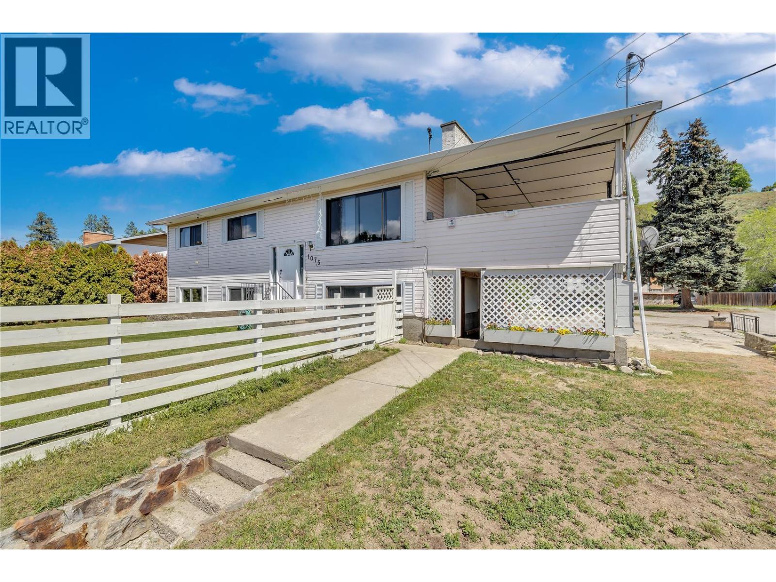 1075 Cactus Rd, Kelowna, BC V1X 5N2