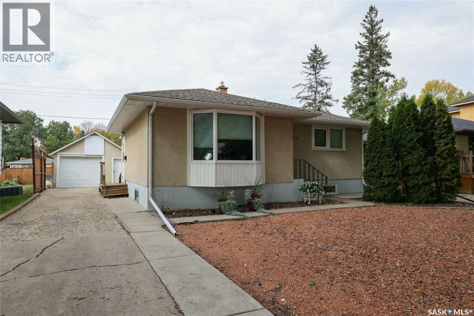 2812 Fleury St, Regina, SK S4N 2M4
