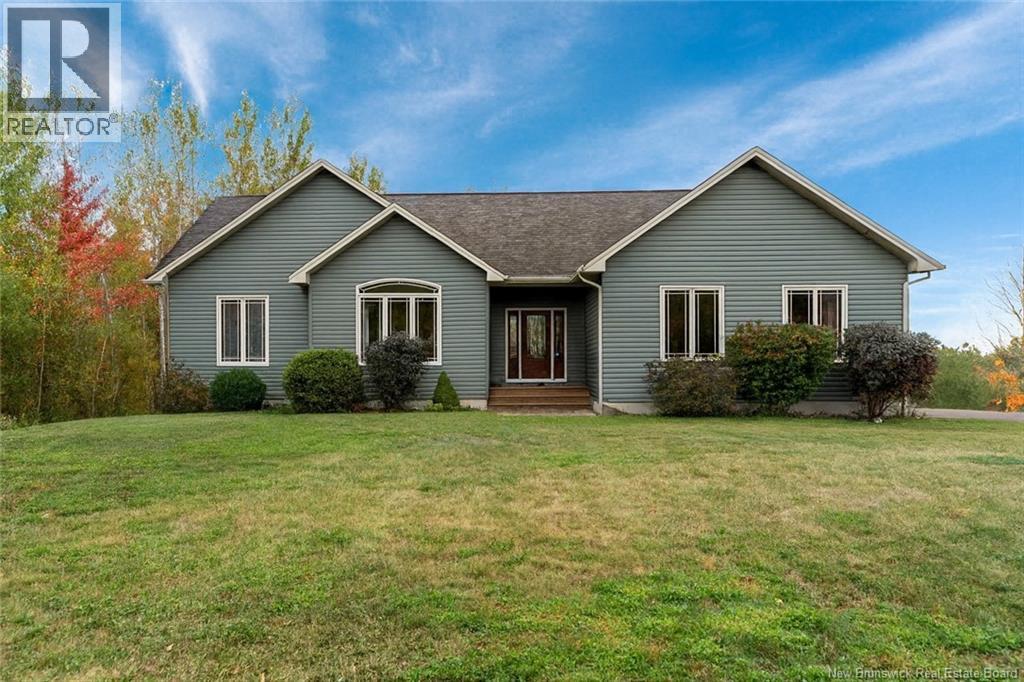 120 Anabelle Cres, Lutes Mountain, NB E1G 0R1