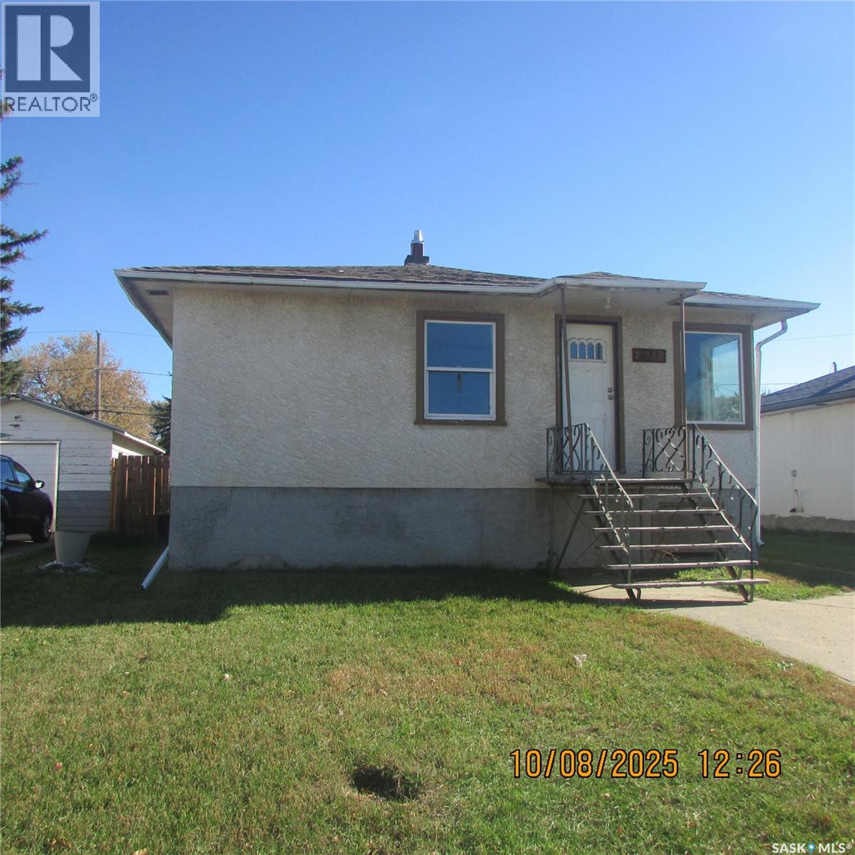 421 Mcintyre St, Regina, SK S4R 2M2