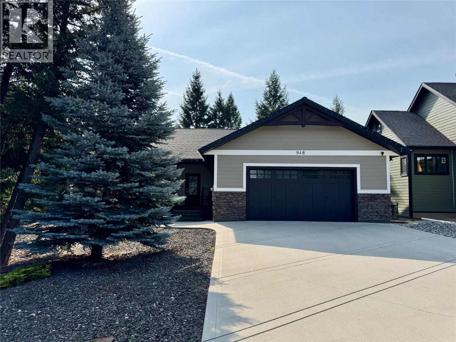 948 Copper Point Way, Invermere, BC V0A 1K3
