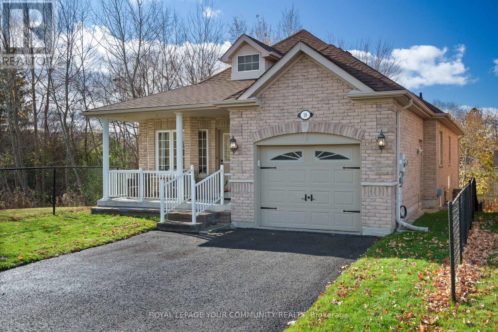 18 Glendower Cres, Georgina, ON L4P 0A5