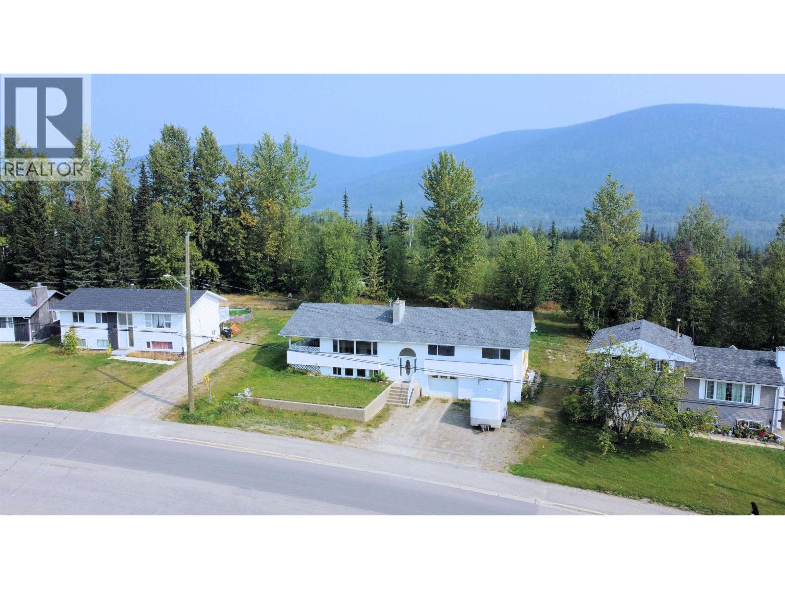 226 Centennial Dr, Mackenzie, BC V0J 2C0