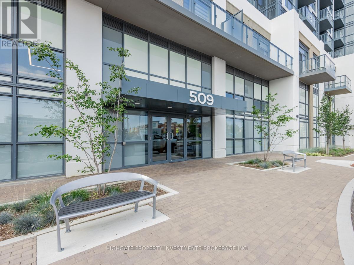 403 509 Dundas St, Oakville, ON L6M 5P4