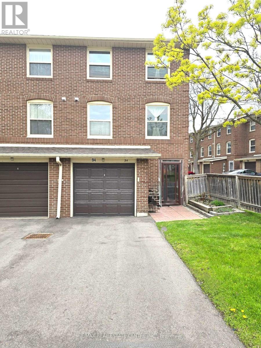 24 94 Edenborough Dr, Brampton, ON L6T 3A5