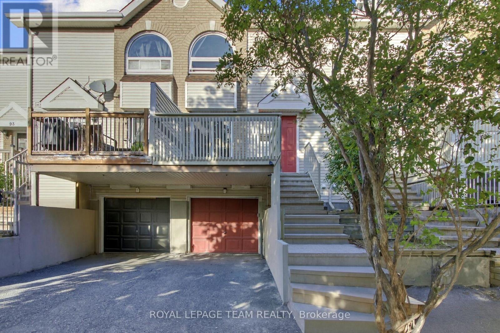 89 Thornbury Cres, Ottawa, ON K2G 6C4