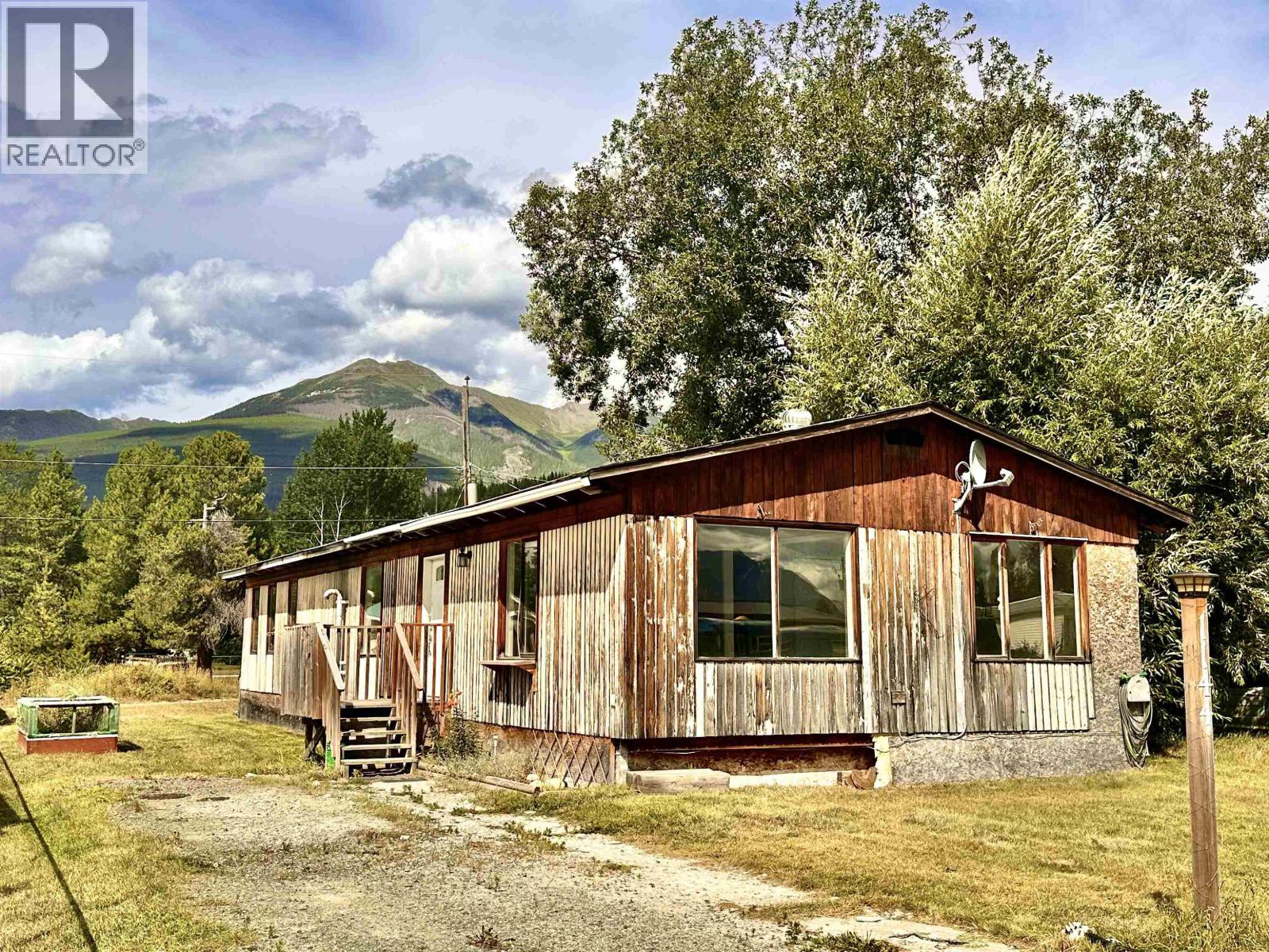 1144 4 Avenue, Valemount, BC V0E 2Z0