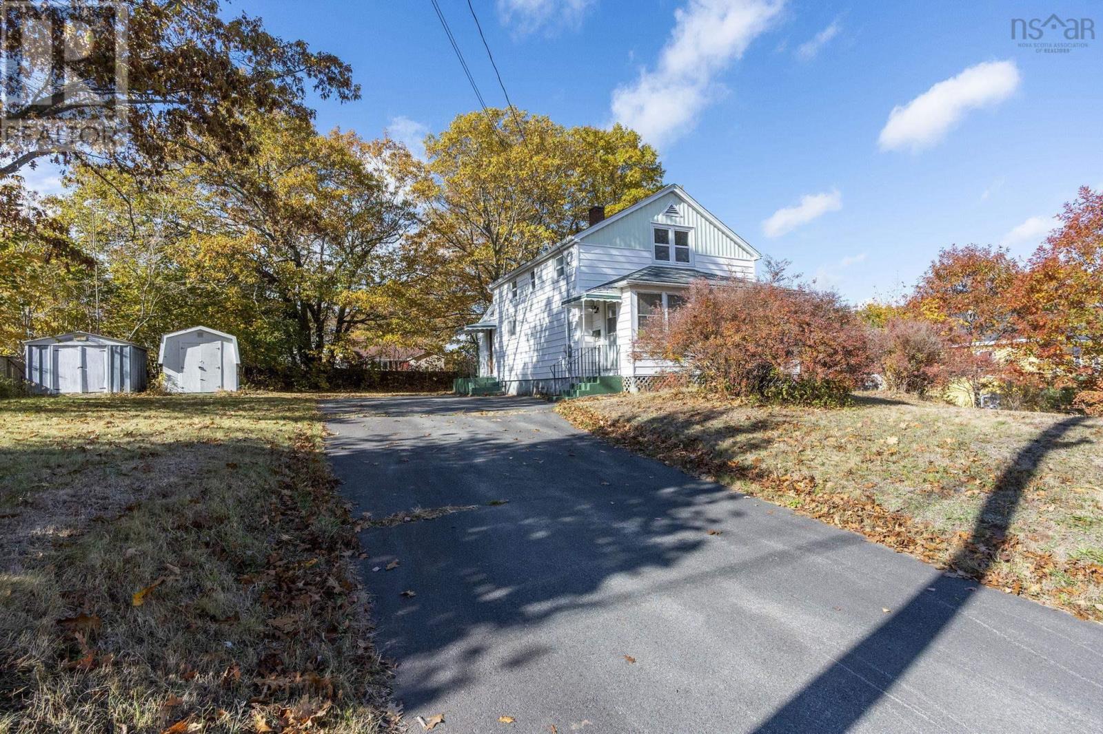 40 Churchill Ave, Kentville, NS B4N 2H7