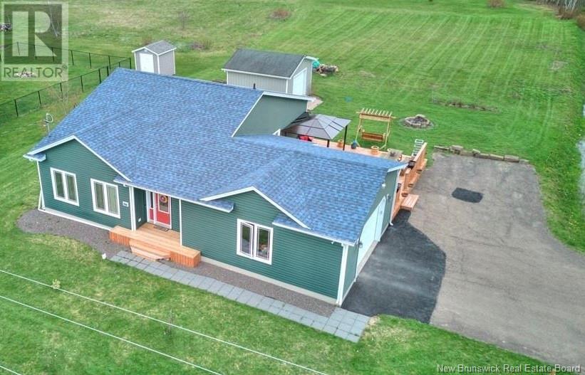 27 Clement Ave, Saint-Antoine, NB E4V 1E2