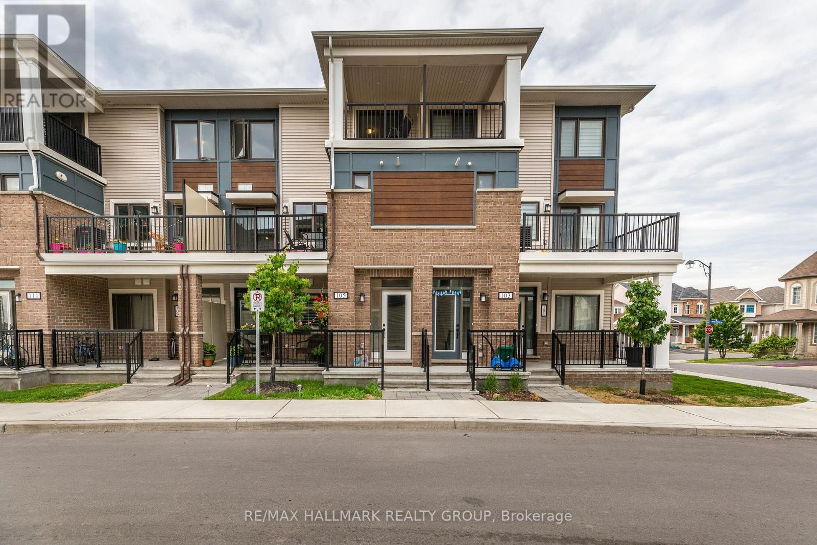 105 Walleye Private, Ottawa, ON K2J 6L3