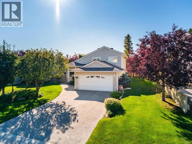 203 Falcon Dr, Whitehorse, YT Y1A 6T2