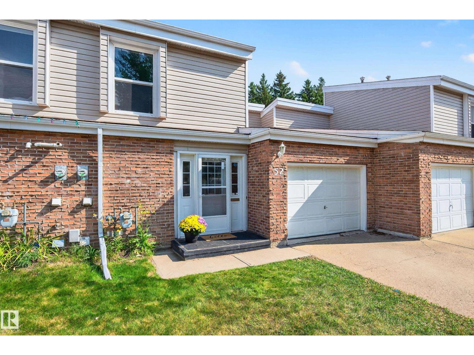 52 Grandview Rg, St. Albert, AB T8N 1T3