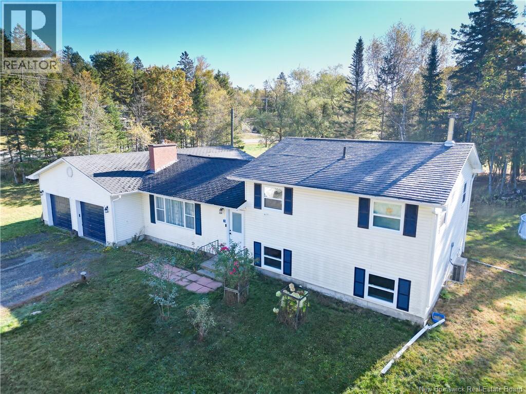 11 Hallett Hts, Douglas, NB E3G 7X8