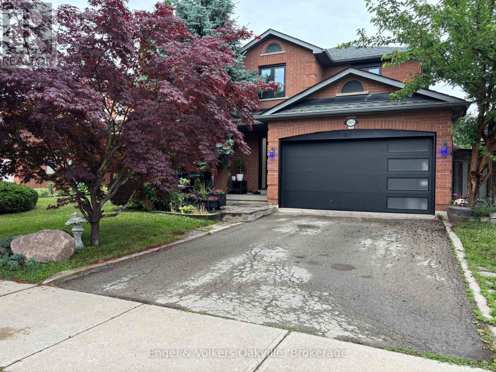 569 Phoebe Cres, Burlington, ON L7L 6H7