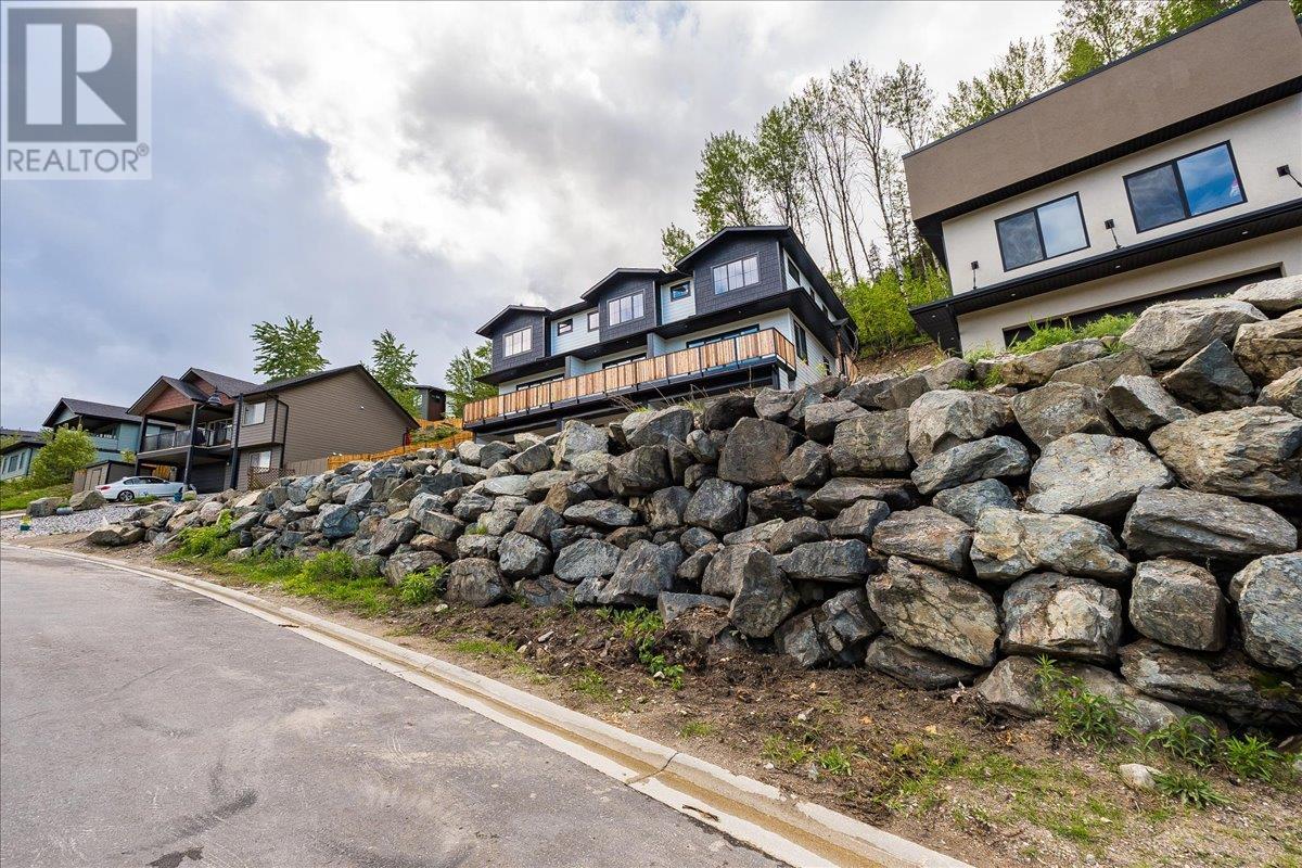 932 Redstone Dr #-1, Rossland, BC V0G 1Y0