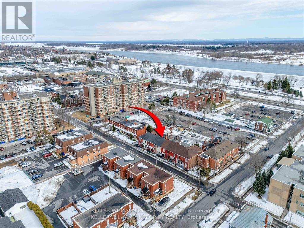 134 First St W, Cornwall, ON K6J 1C1
