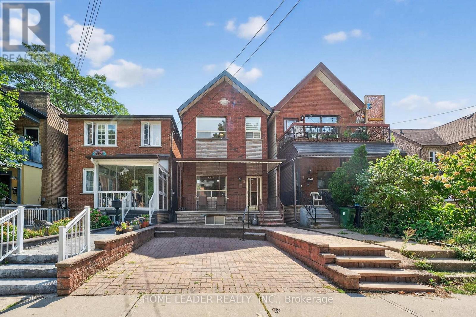 5 Lindsey Ave, Toronto, ON M6H 1C8