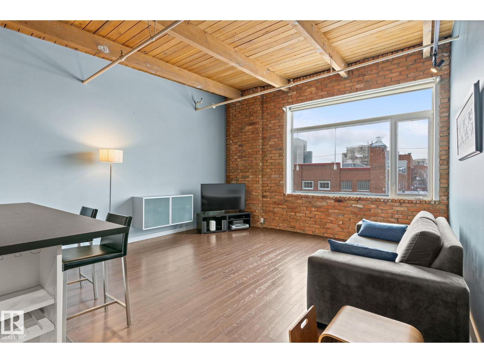 10309 107 Street Northwest #213, Edmonton, AB T5J 1K3