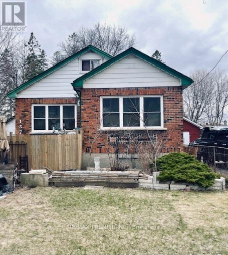 1370 Simcoe St N, Oshawa, ON L1G 4X6