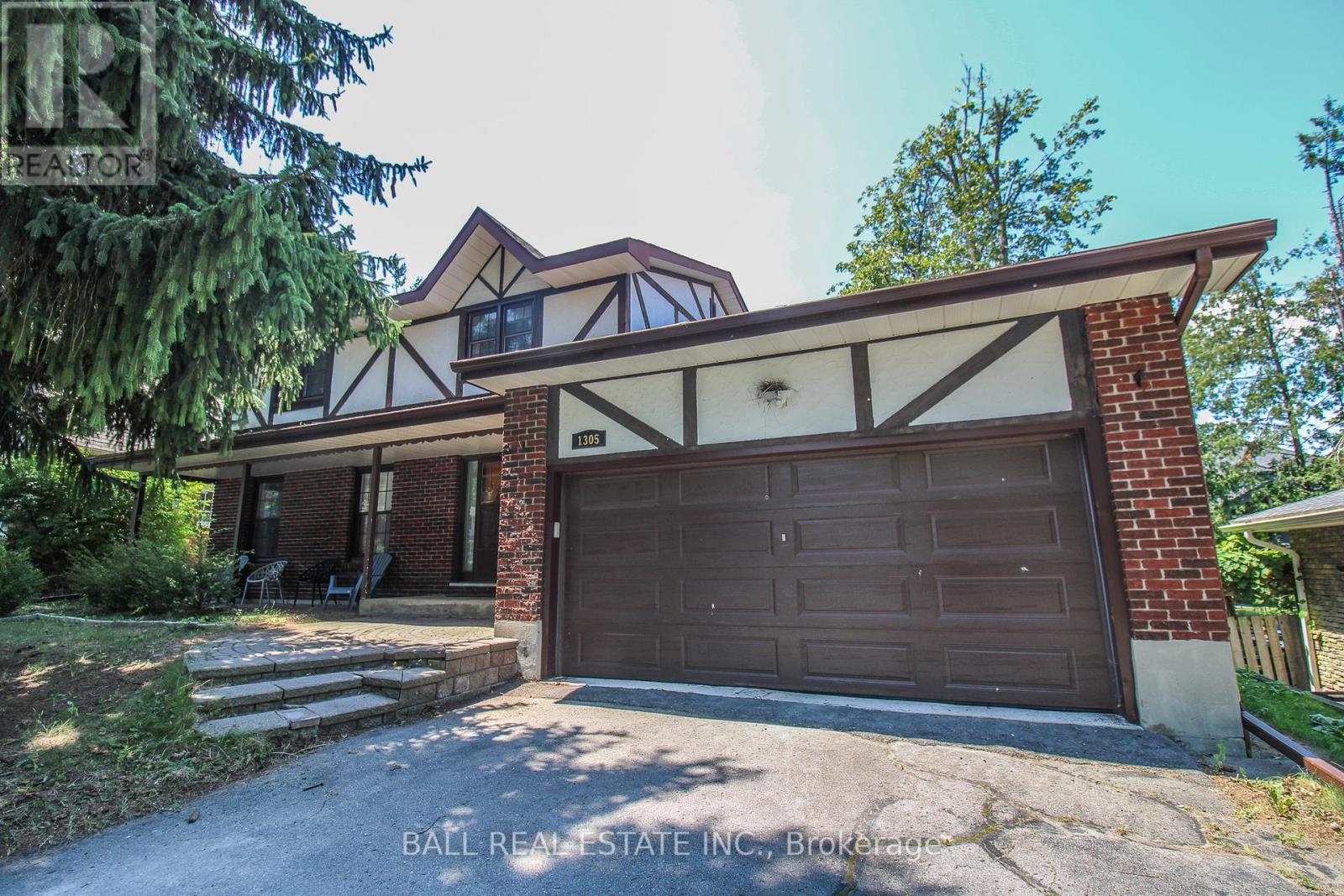 1305 Bridle Dr, Peterborough, ON K9J 7J7