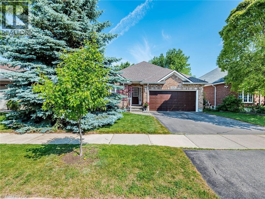 678 Salzburg Dr, Waterloo, ON N2V 2N8