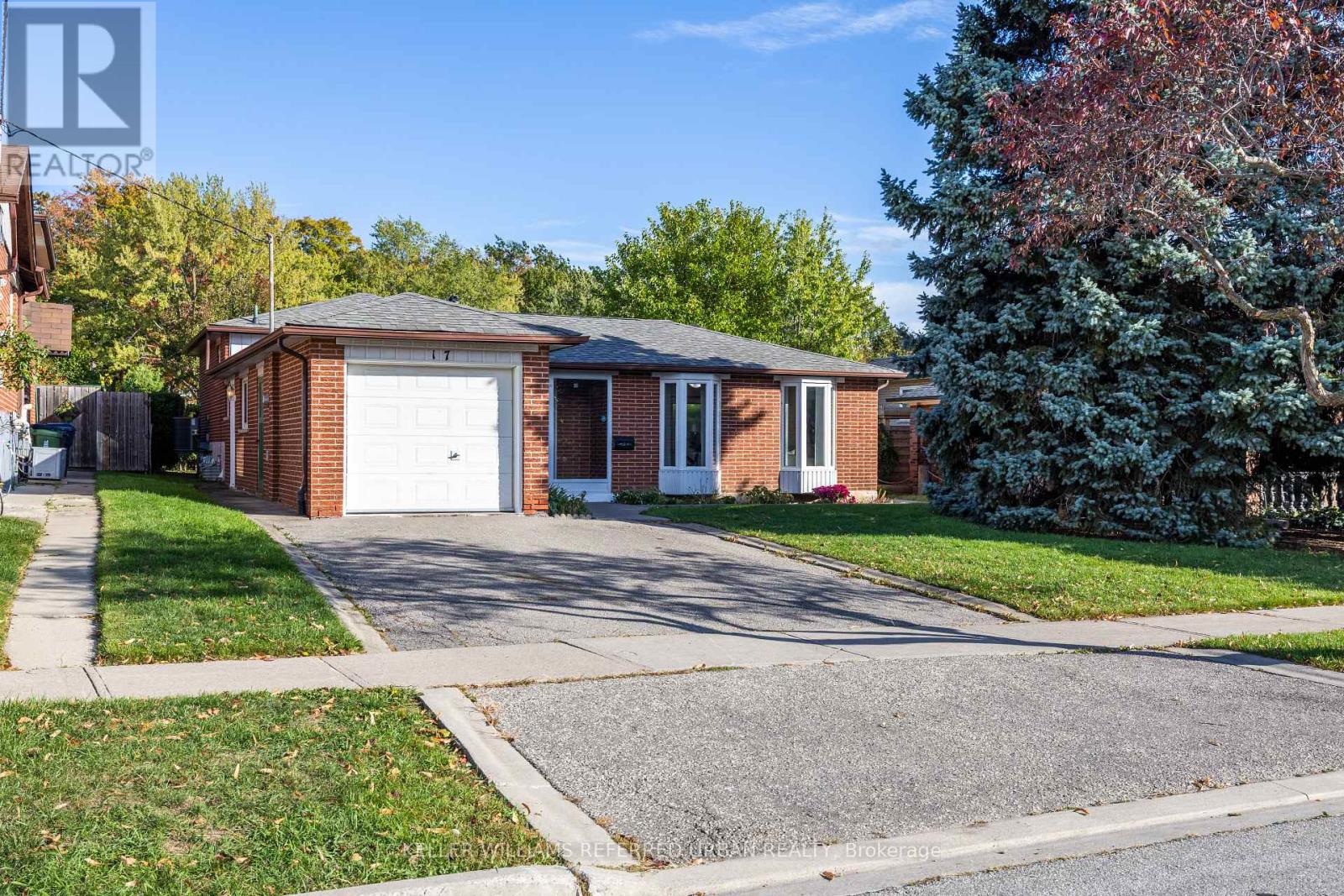 17 Madron Cres, Toronto, ON M3J 1H8