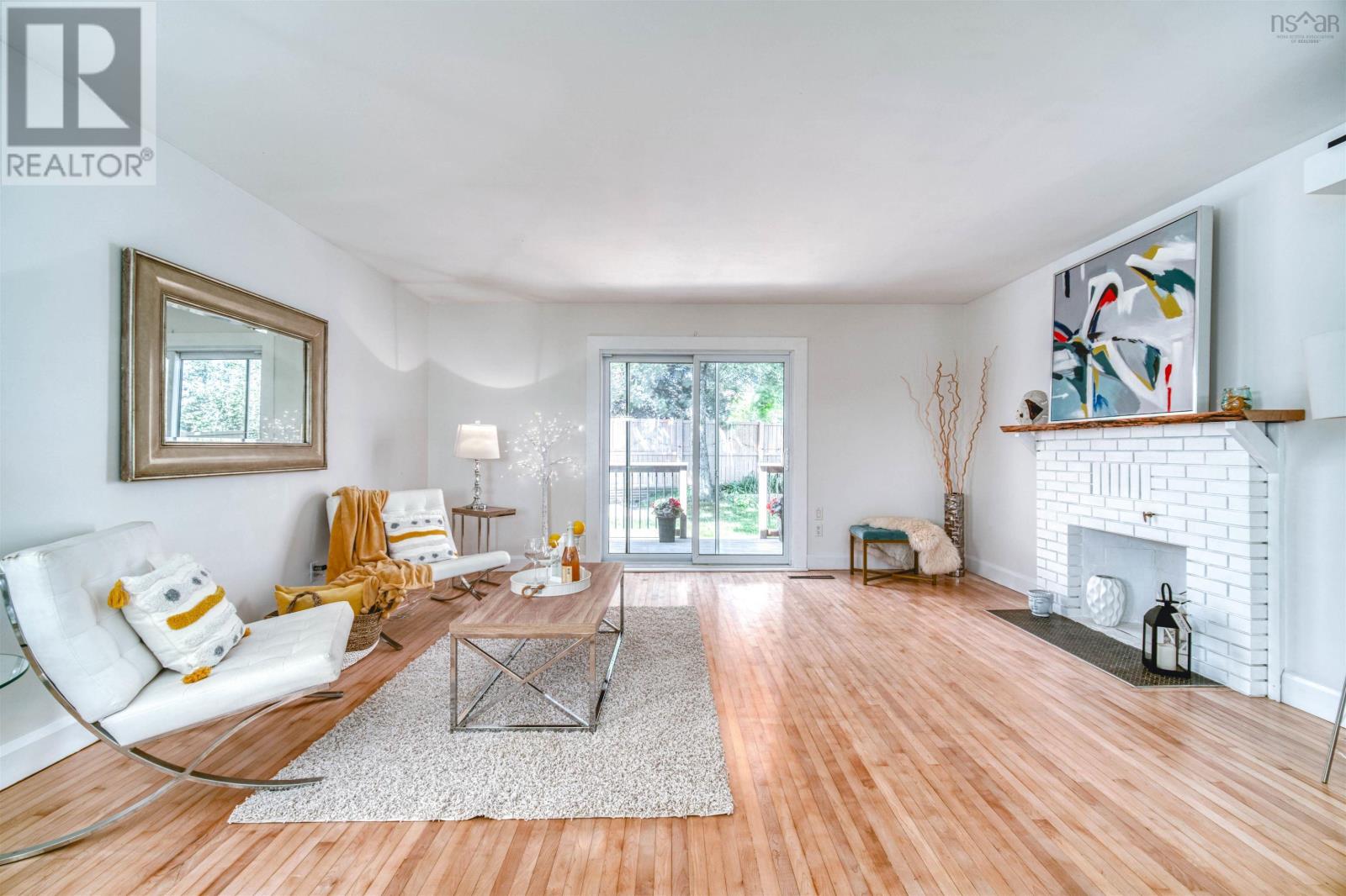 38 Harris Rd, Dartmouth, NS B2Y 3J4