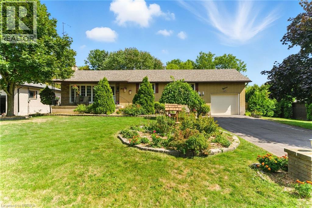 18 Algonquin Ave, Hamilton, ON L9H 7L2