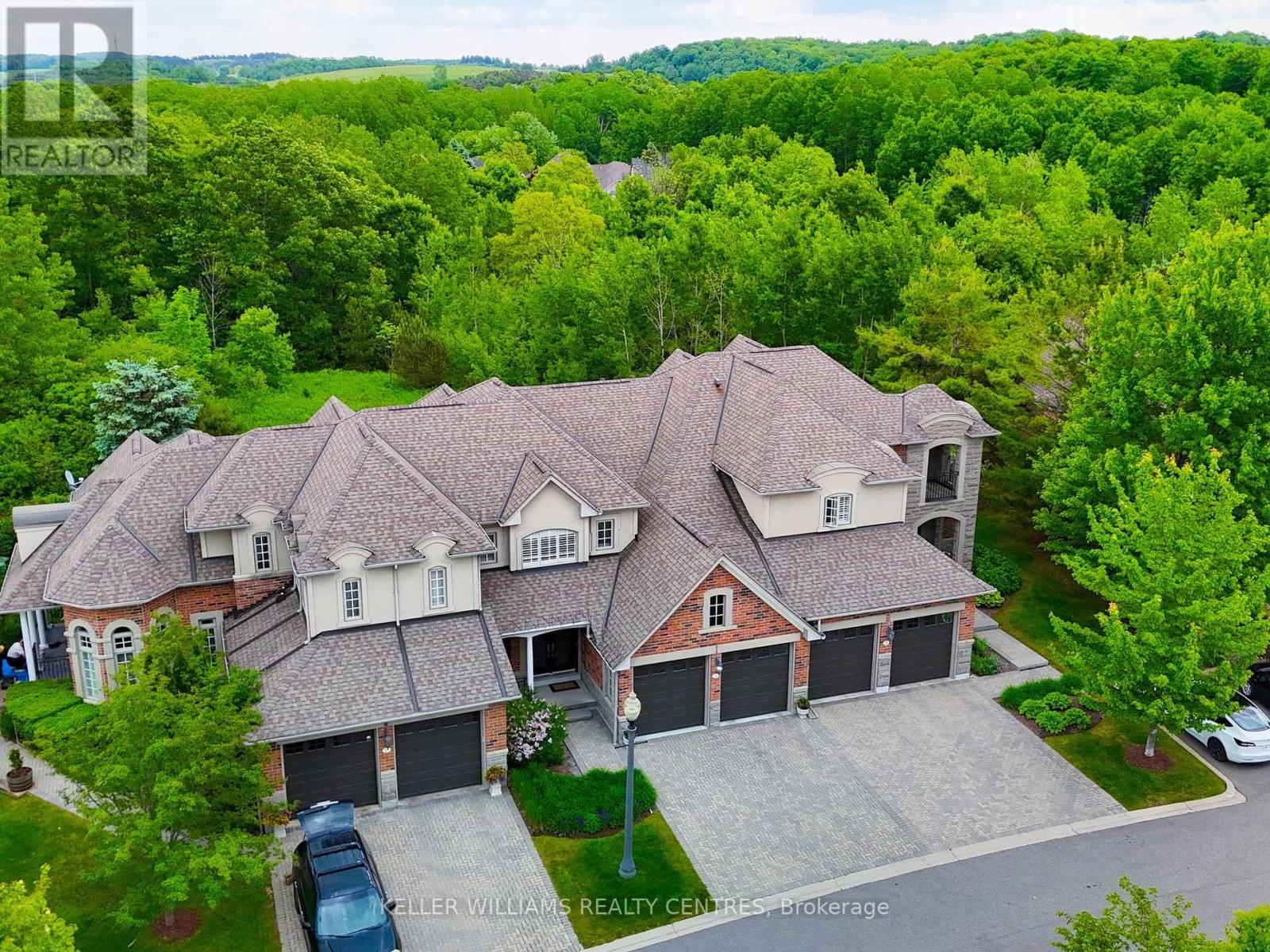 29 Tucker Ct, Aurora, ON L4G 7T1