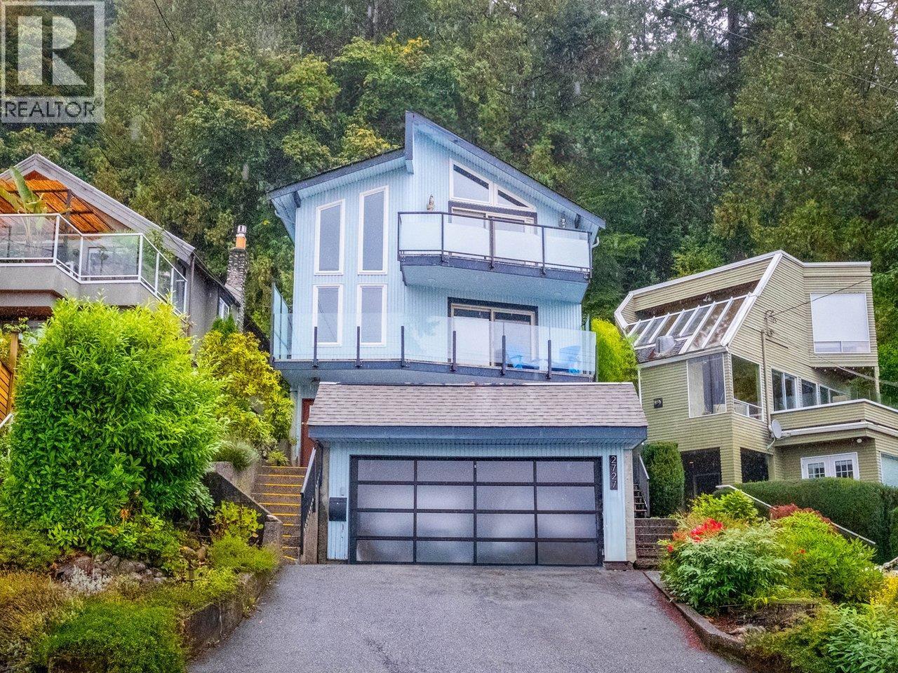 2727 Panorama Dr, North Vancouver, BC V7G 1V7