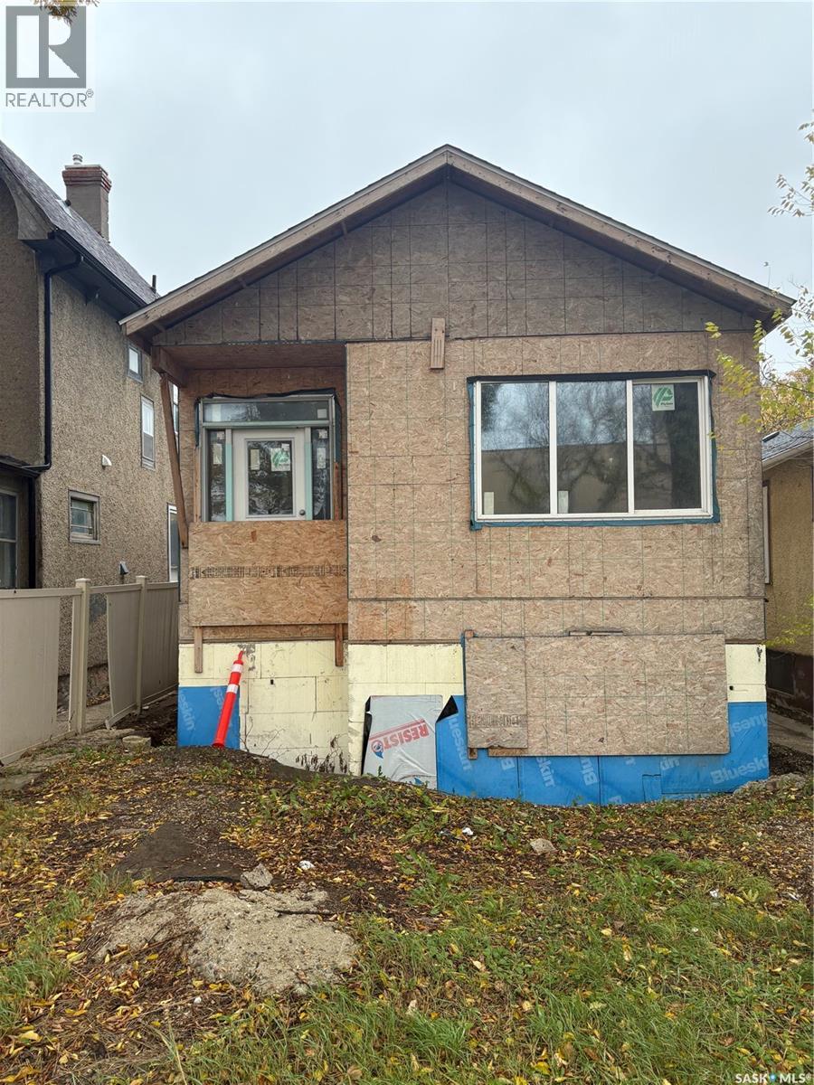 3231 Dewdney Ave, Regina, SK S4T 0Y7