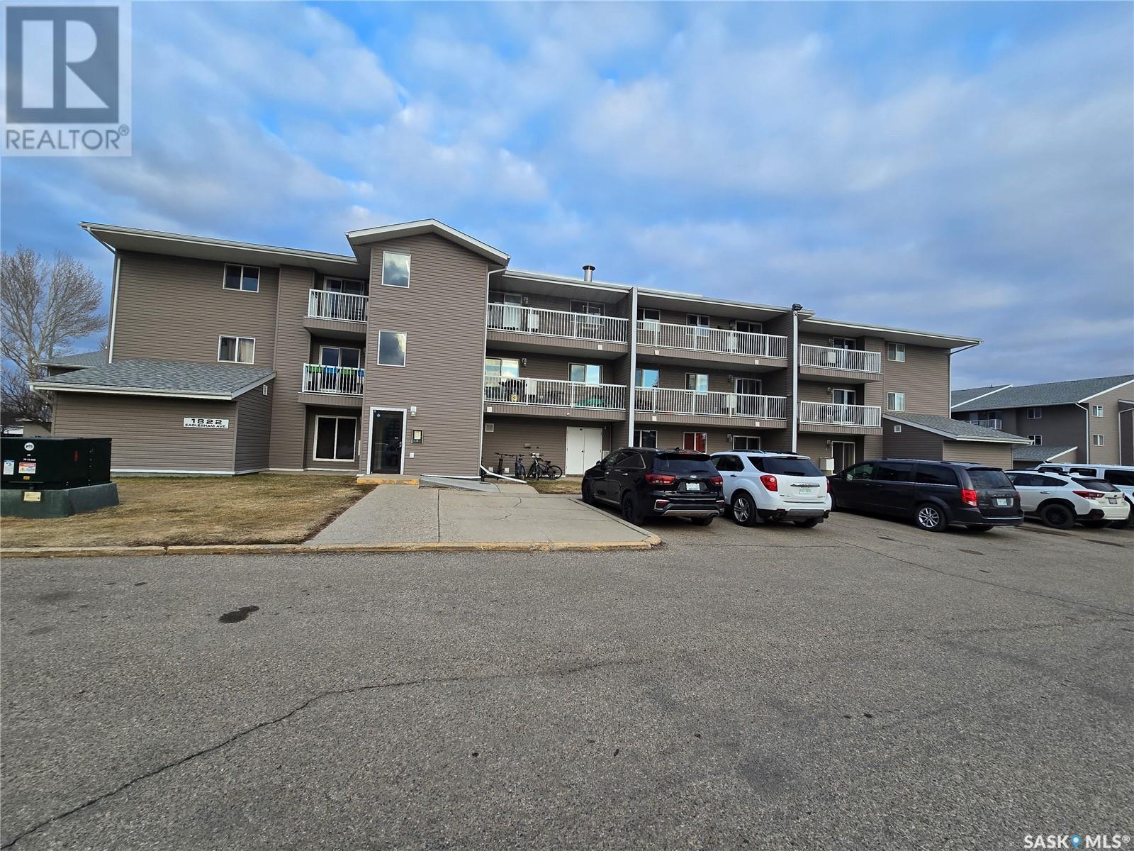 1822 Eaglesham Avenue Unit 301, Weyburn, SK S4H 3A8