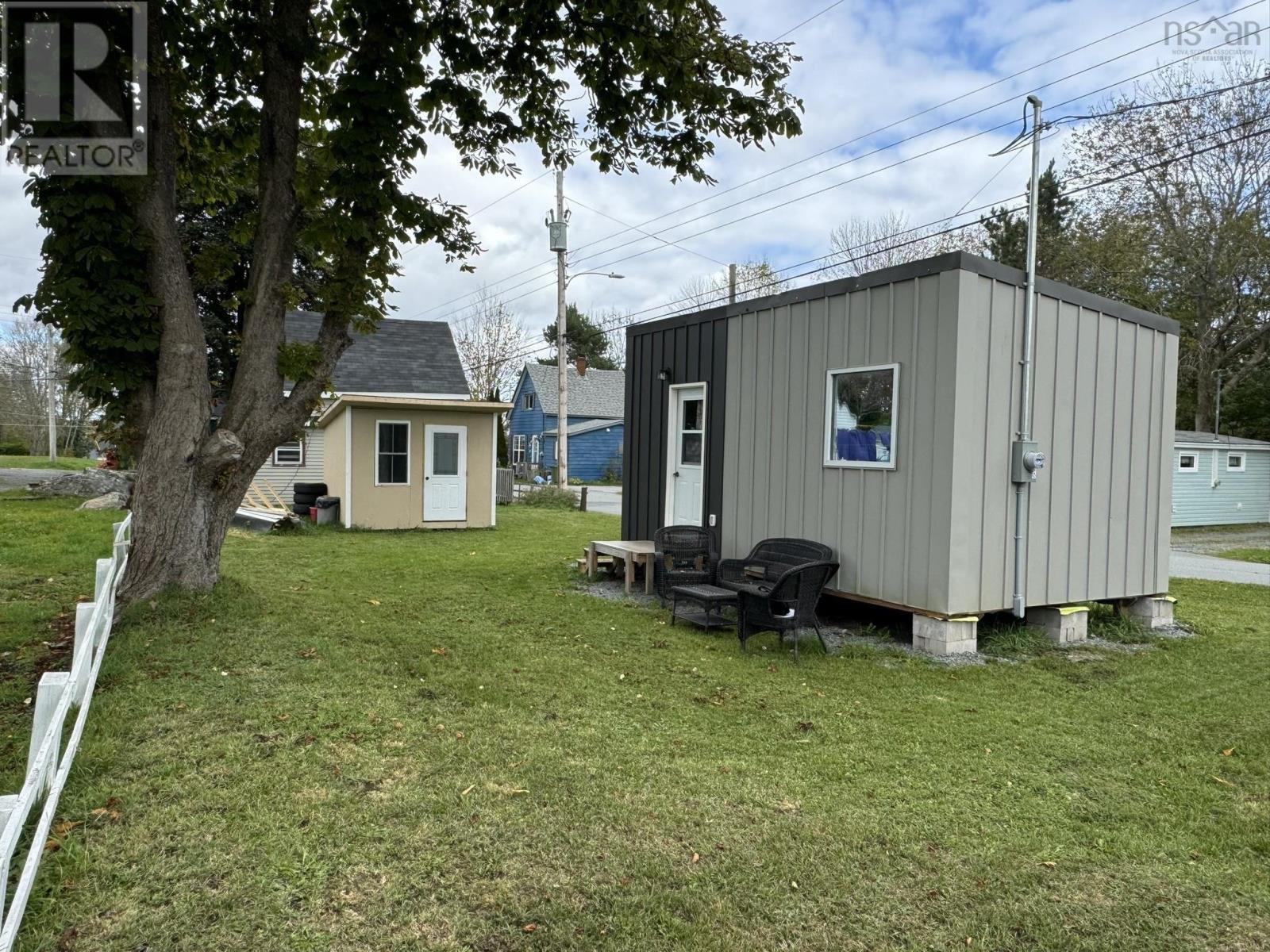 136 Wolfe St, Liverpool, NS B0T 1K0