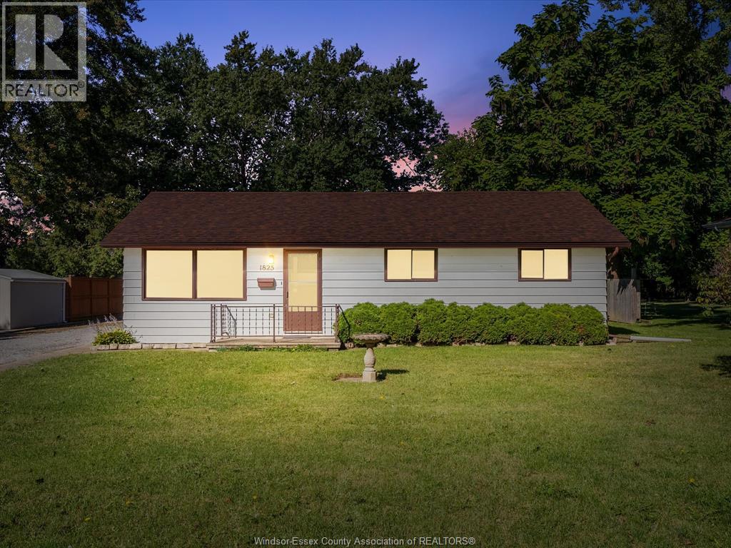 1825 Sabo St, Kingsville, ON N9Y 3A4