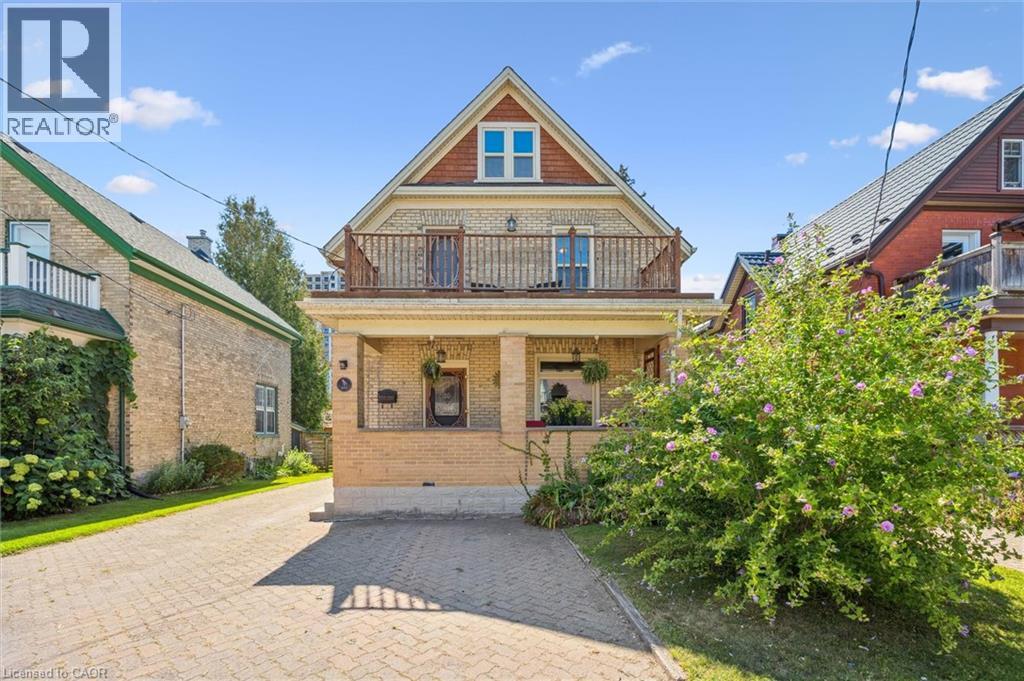 233 Duke St E, Kitchener, ON N2H 1B2