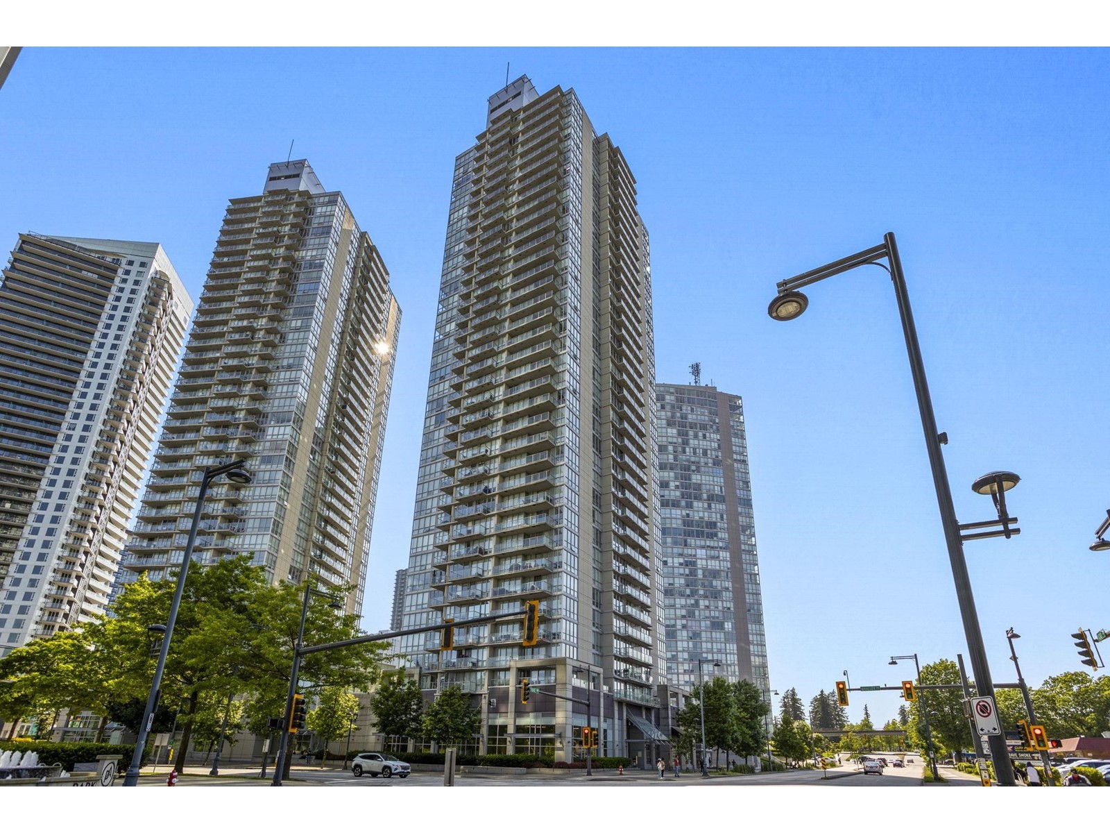 13688 100 Avenue Unit 2502, Surrey, BC V3T 0G5