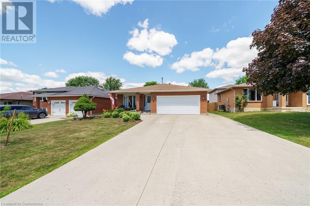 25 Country Club Rd, Cayuga, ON N0A 1E0