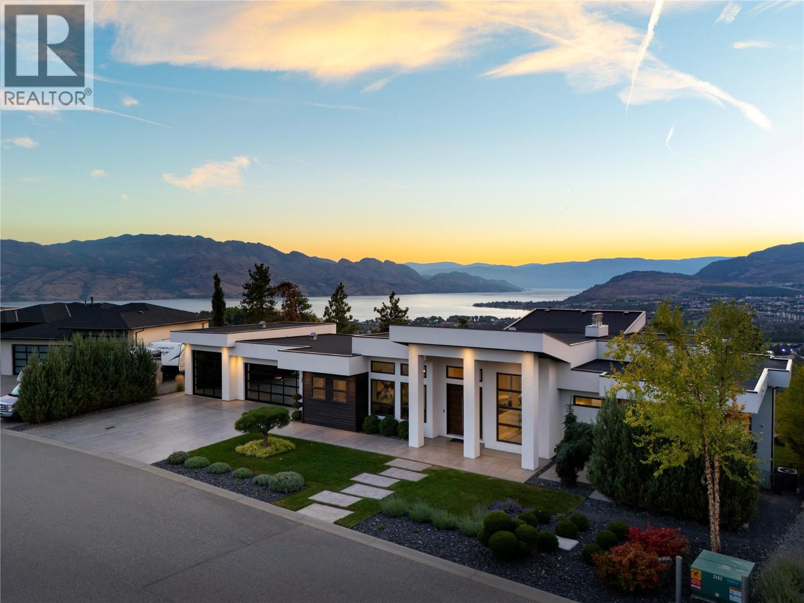 3301 Vineyard View Dr, West Kelowna, BC V4T 3M3