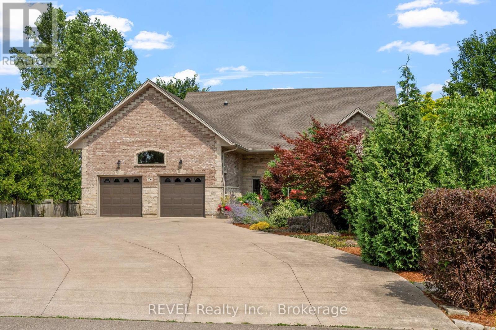 26 Kingsway St, Welland, ON L3B 3N8